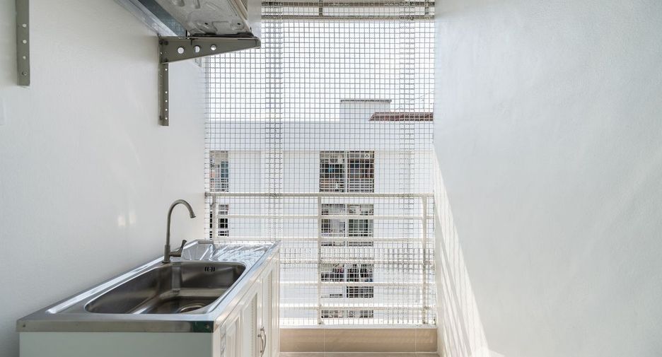 For sale 1 bed condo in Lat Phrao, Bangkok