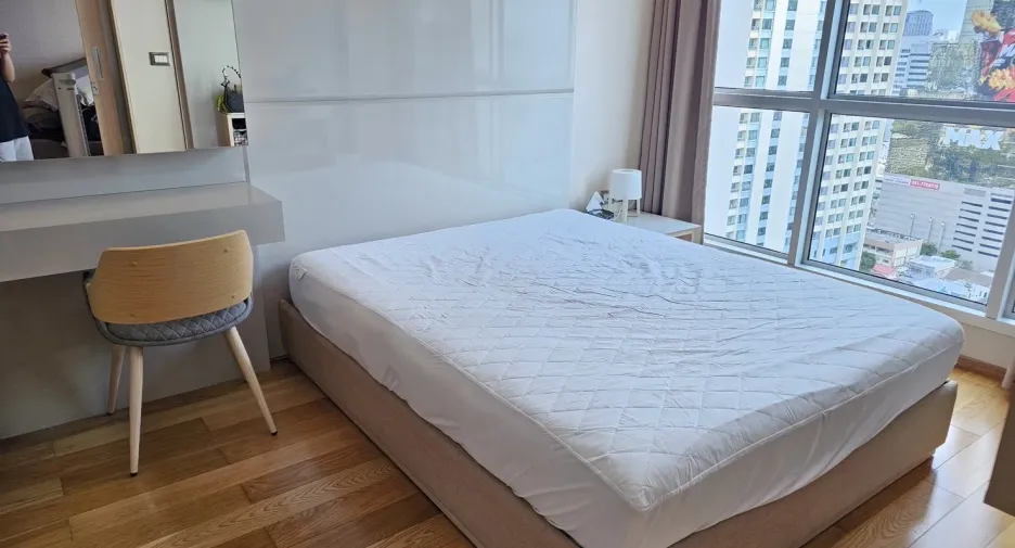 For sale 1 bed condo in Watthana, Bangkok