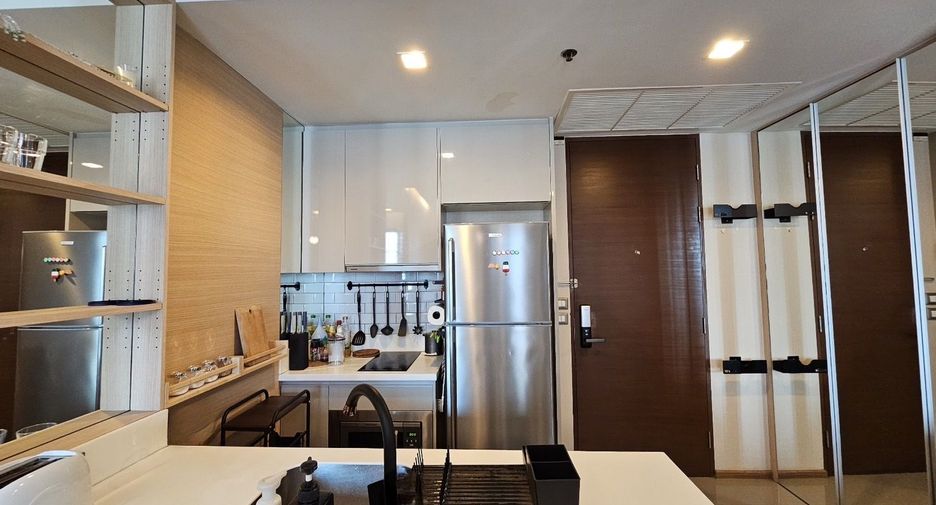 For sale 1 bed condo in Watthana, Bangkok