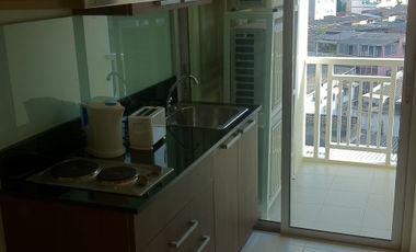 Продажа и аренда 2 спальни кондо в Ратчатхещи, Бангкок