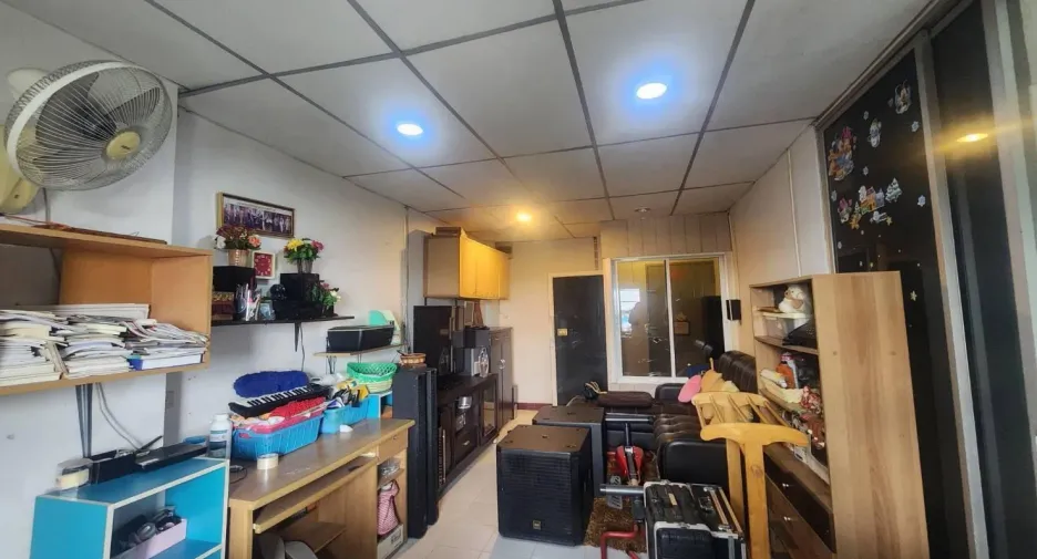 For sale 1 bed condo in Wang Thonglang, Bangkok
