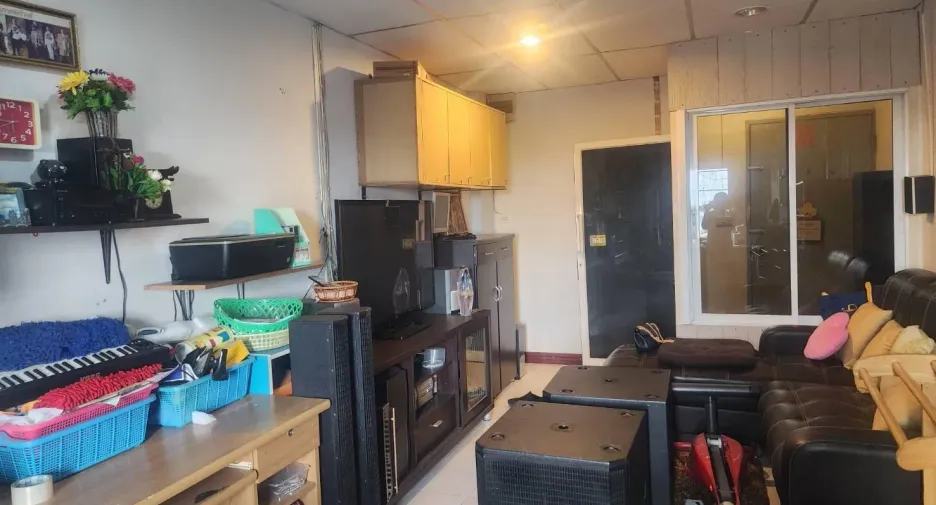 For sale 1 bed condo in Wang Thonglang, Bangkok