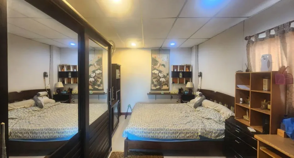 For sale 1 bed condo in Wang Thonglang, Bangkok