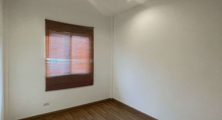 For sale and for rent 4 bedrooms house in Prawet, Bangkok