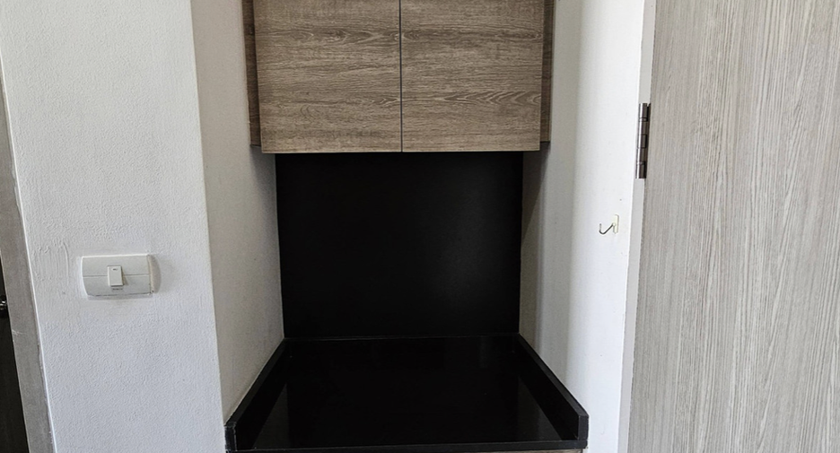 For sale 1 bed condo in Huai Khwang, Bangkok