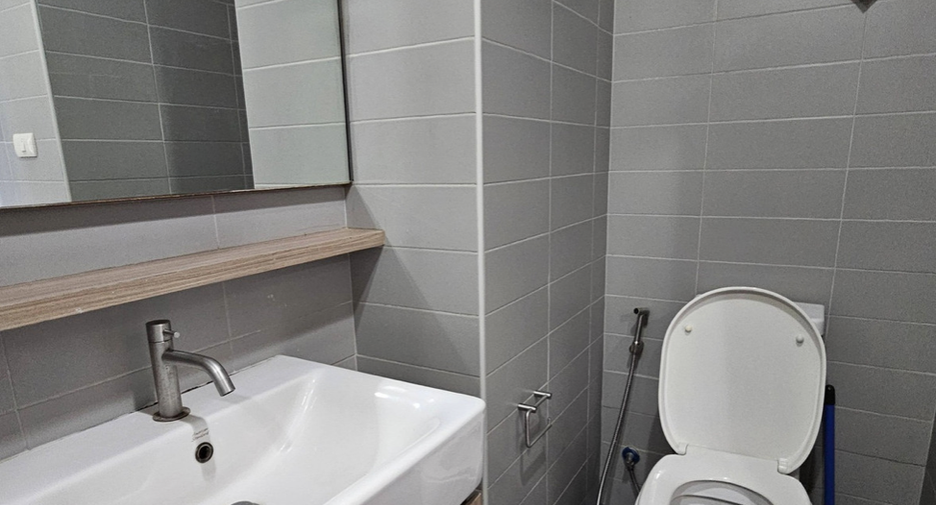 For sale 1 bed condo in Huai Khwang, Bangkok