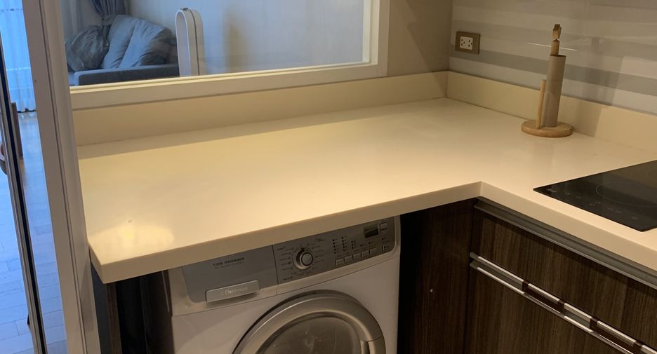 Продажа и аренда 1 кровать кондо в Кхлонг Тоеи, Бангкок