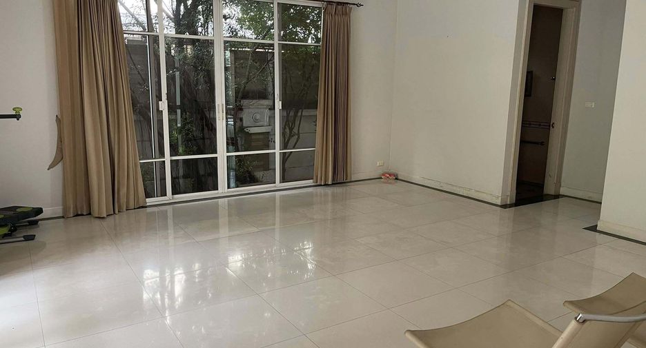 For sale 4 ベッドルーム house in Chatuchak, Bangkok