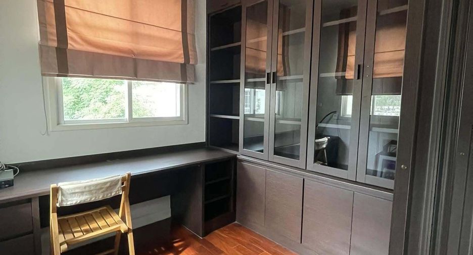 For sale 4 ベッドルーム house in Chatuchak, Bangkok