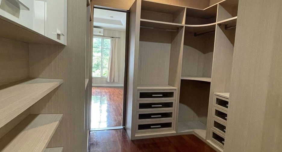 For sale 4 ベッドルーム house in Chatuchak, Bangkok