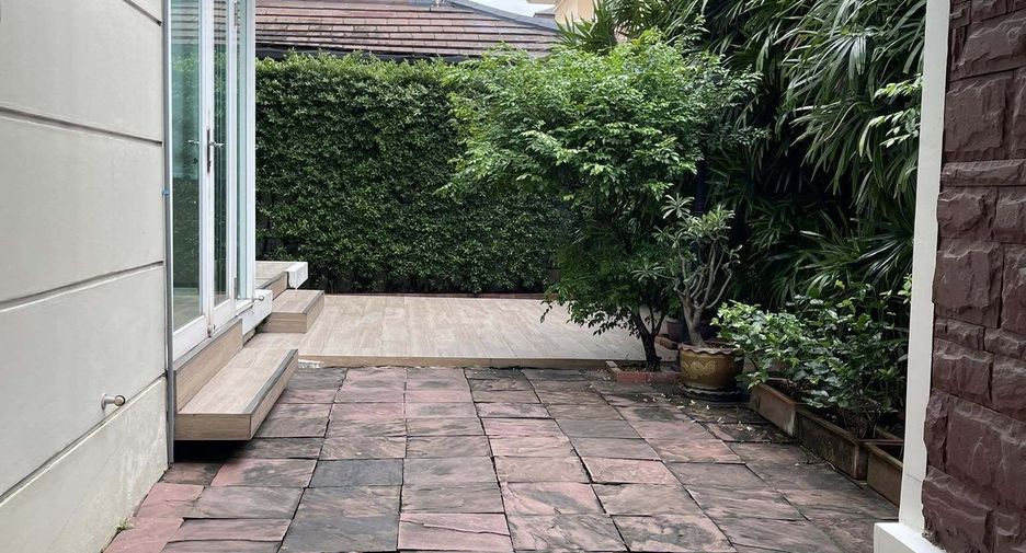 For sale 4 ベッドルーム house in Chatuchak, Bangkok