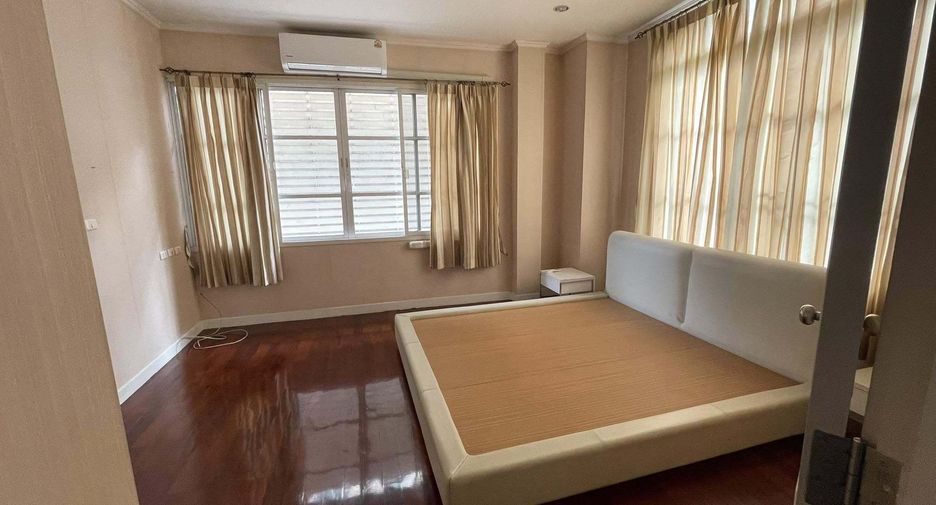 For sale 4 ベッドルーム house in Chatuchak, Bangkok