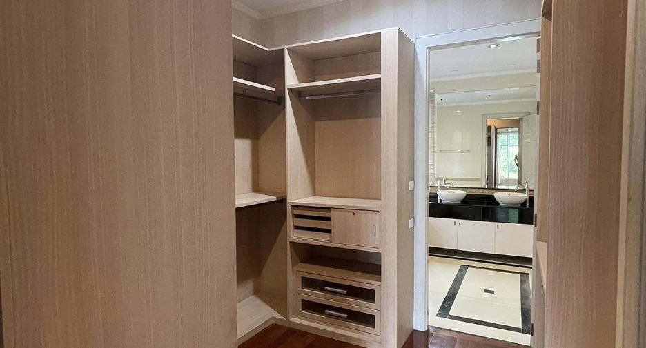 For sale 4 ベッドルーム house in Chatuchak, Bangkok