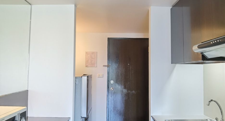For rent studio condo in Huai Khwang, Bangkok