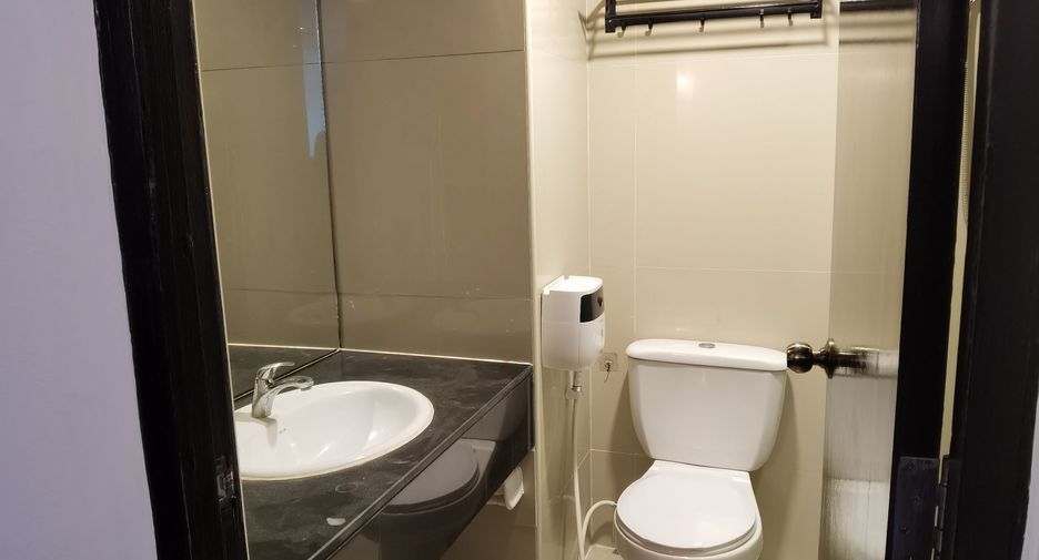 For rent studio condo in Huai Khwang, Bangkok