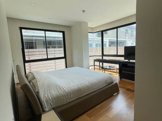 For sale 3 ベッドルーム condo in Khlong Toei, Bangkok
