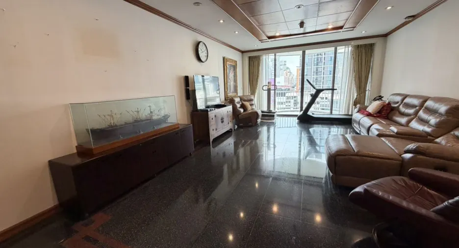 For sale 3 bedrooms condo in Pathum Wan, Bangkok
