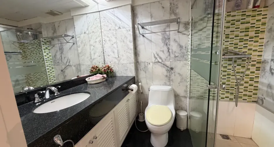 For sale 3 bedrooms condo in Pathum Wan, Bangkok