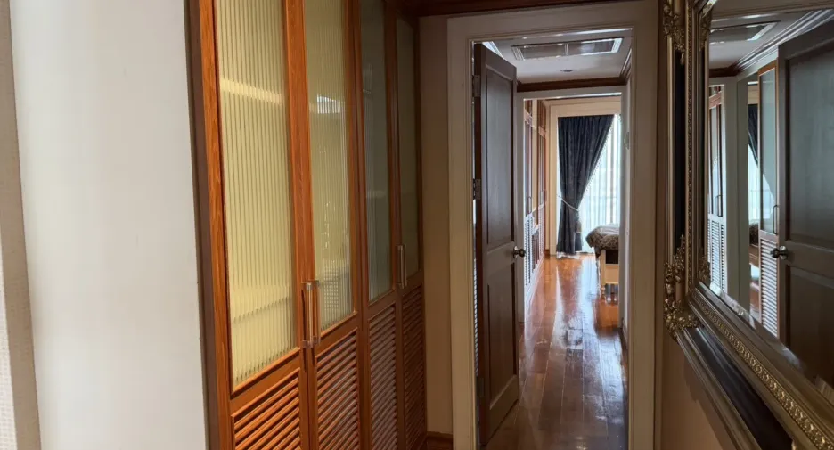 For sale 3 bedrooms condo in Pathum Wan, Bangkok