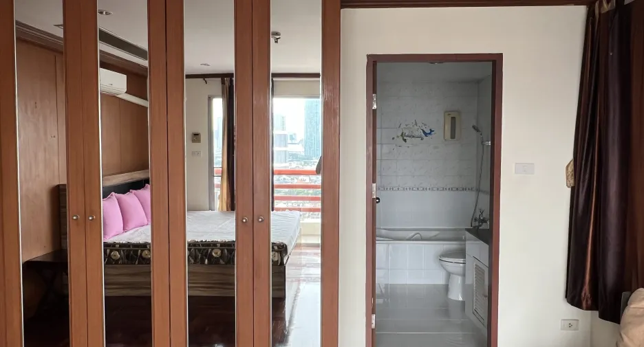 For sale and for rent 2 bedrooms condo in Khlong San, Bangkok