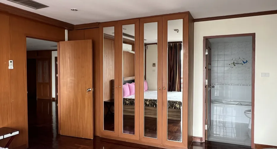 For sale and for rent 2 bedrooms condo in Khlong San, Bangkok