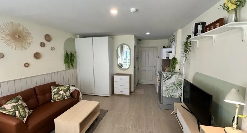 For rent studio condo in Mueang Samut Prakan, Samut Prakan