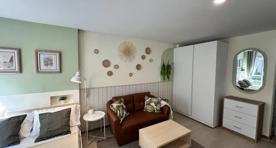 For rent studio condo in Mueang Samut Prakan, Samut Prakan