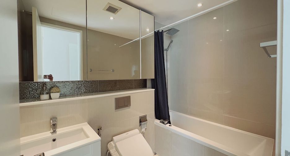 For sale 2 bedrooms condo in Watthana, Bangkok