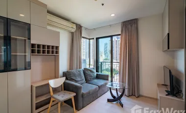 À vendre 2 chambres condo à Huai Khwang, Bangkok