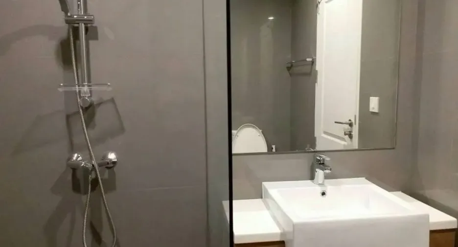 À vendre et à louer studio condo à Sathon, Bangkok