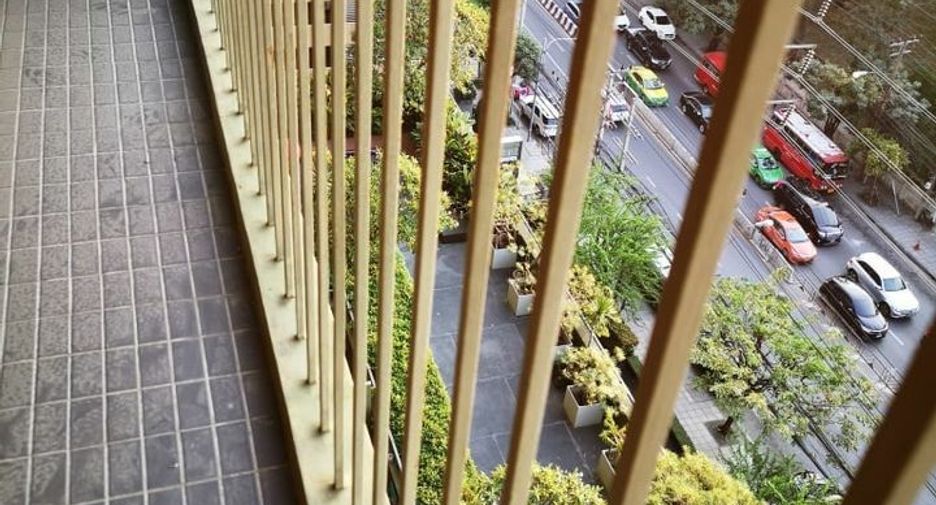For sale studio condo in Watthana, Bangkok