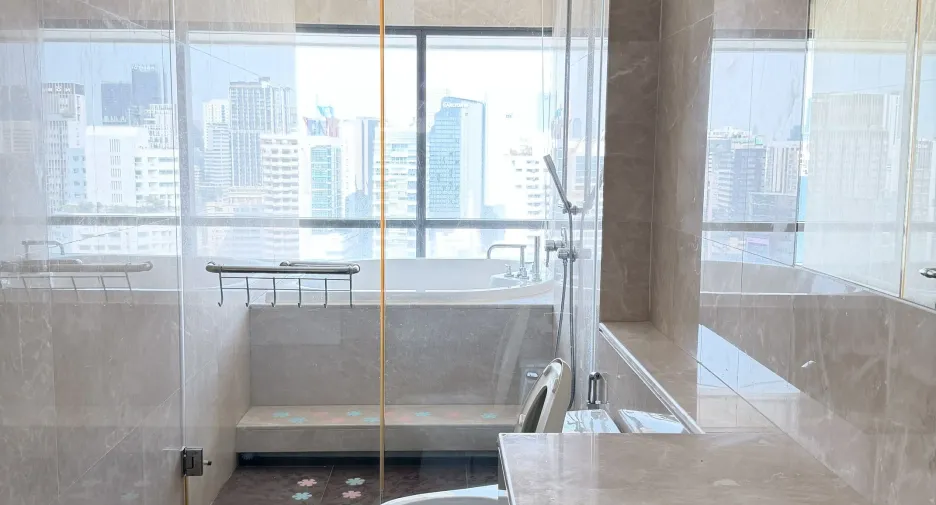 For sale and for rent 3 bedrooms condo in Watthana, Bangkok