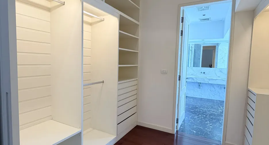 For sale and for rent 3 bedrooms condo in Watthana, Bangkok