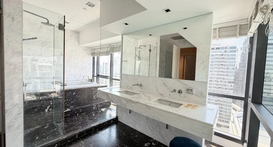 For sale and for rent 3 bedrooms condo in Watthana, Bangkok