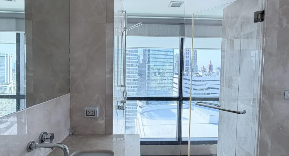 For sale and for rent 3 bedrooms condo in Watthana, Bangkok