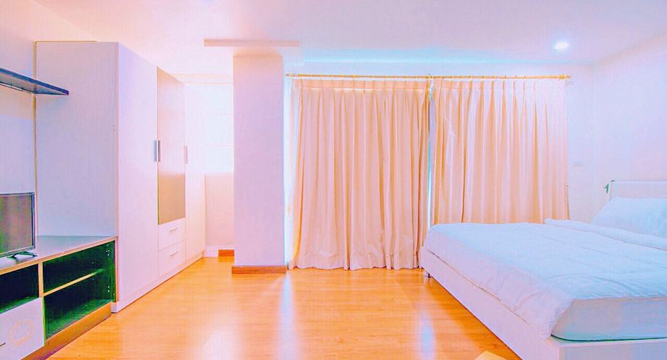 For rent 1 bed condo in Huai Khwang, Bangkok