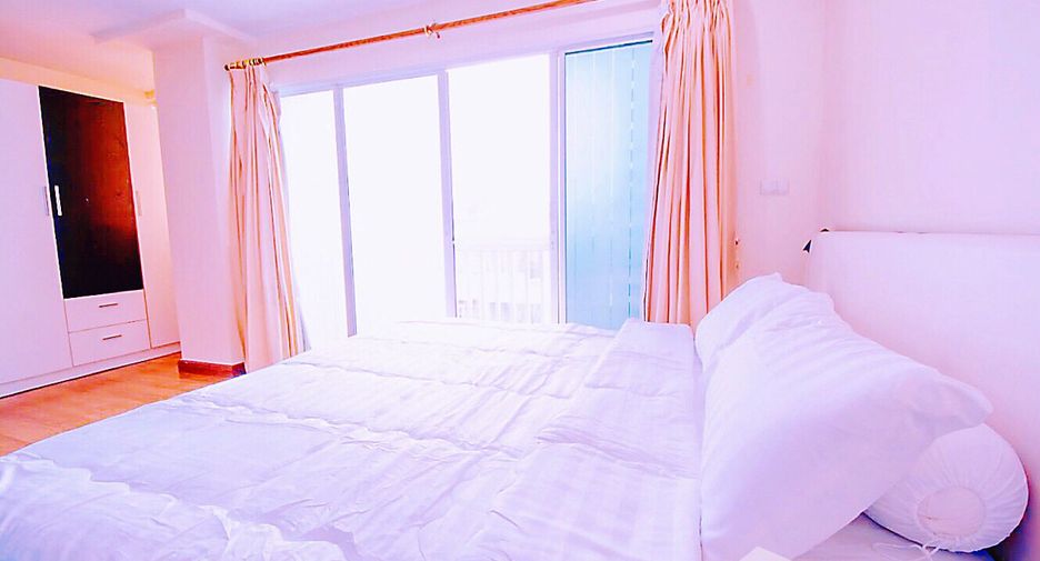 For rent 1 bed condo in Huai Khwang, Bangkok