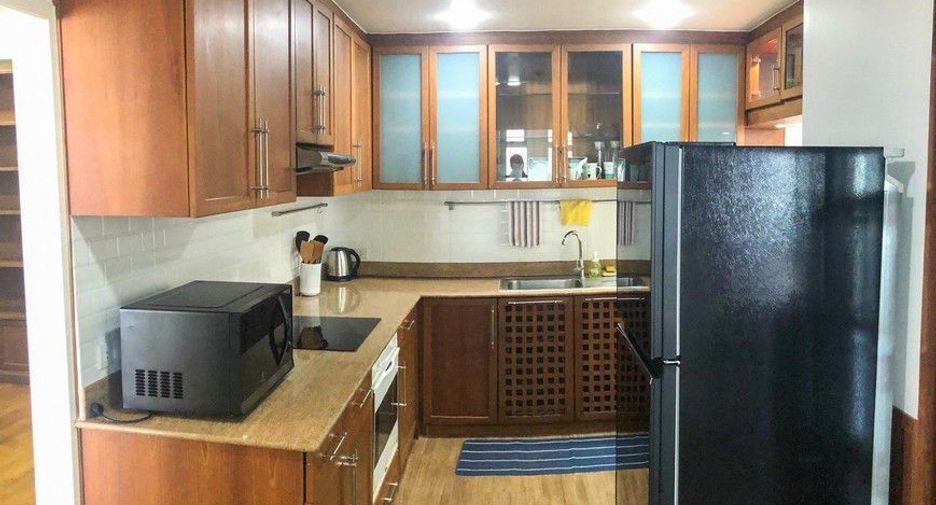 For sale 2 bedrooms condo in Khlong Toei, Bangkok