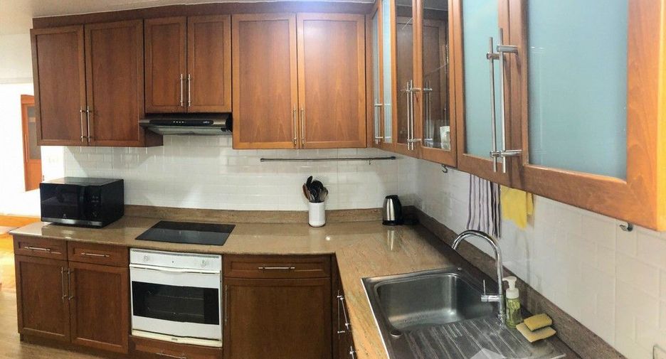 For sale 2 bedrooms condo in Khlong Toei, Bangkok