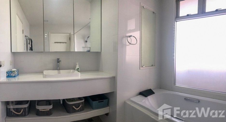 For sale 2 bedrooms condo in Khlong Toei, Bangkok