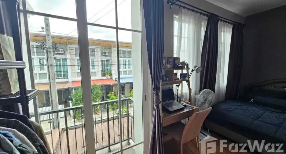 For sale and for rent 3 bedrooms townhouse in Bueng Kum, Bangkok