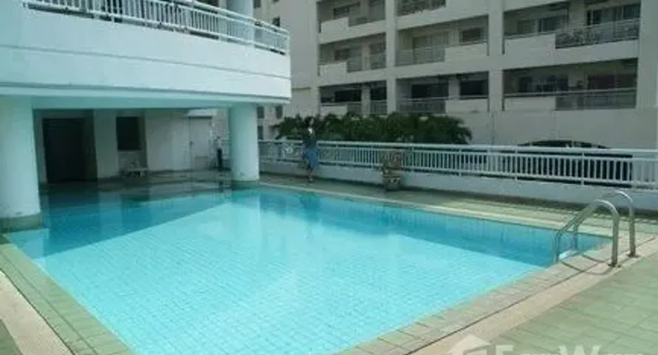 For sale 2 bedrooms condo in Watthana, Bangkok