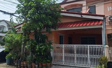 Reihenhaus zur Miete mit 4 Zimmer in Khlong Sam Wa, Bangkok
