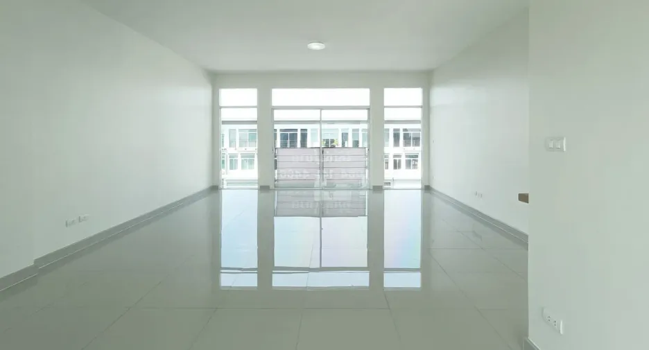 For sale and for rent 2 bedrooms townhouse in Prawet, Bangkok