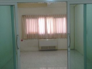 For sale 3 bedrooms townhouse in Yan Nawa, Bangkok