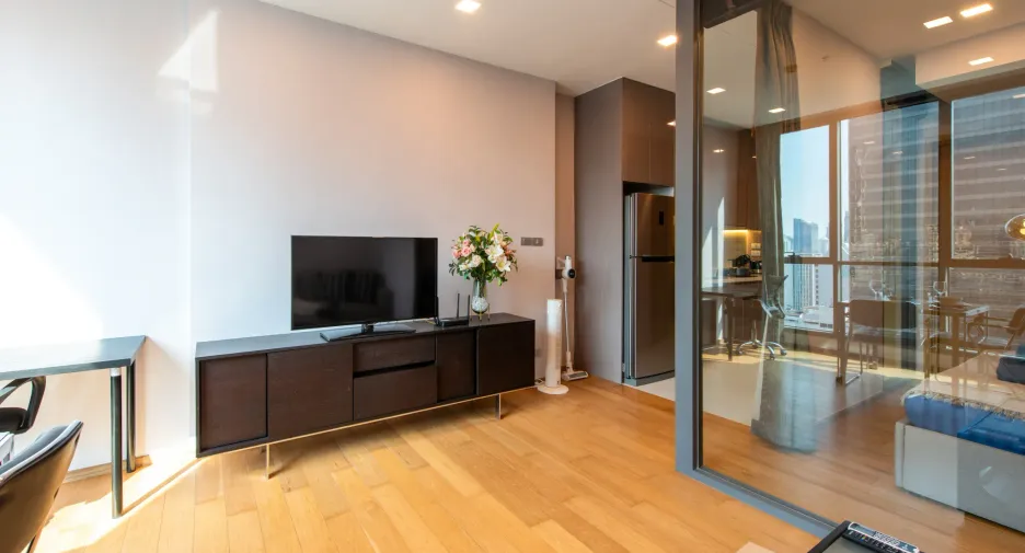 For sale 1 bed condo in Khlong Toei, Bangkok