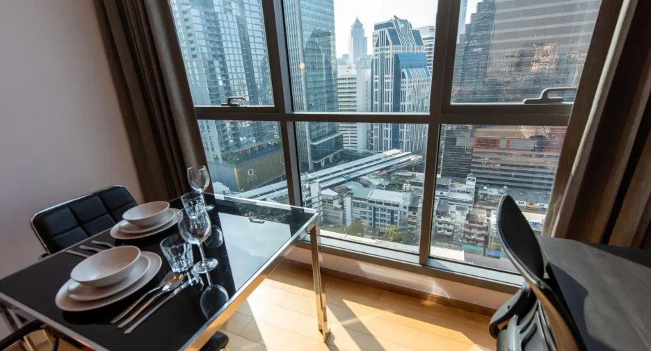 For sale 1 bed condo in Khlong Toei, Bangkok