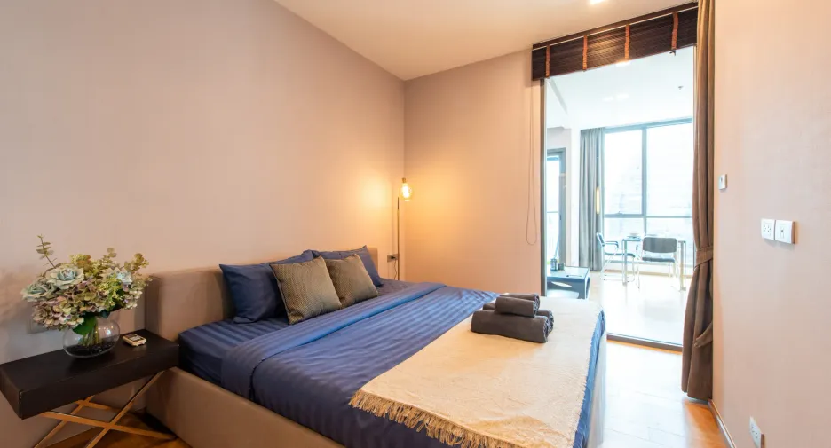 For sale 1 bed condo in Khlong Toei, Bangkok