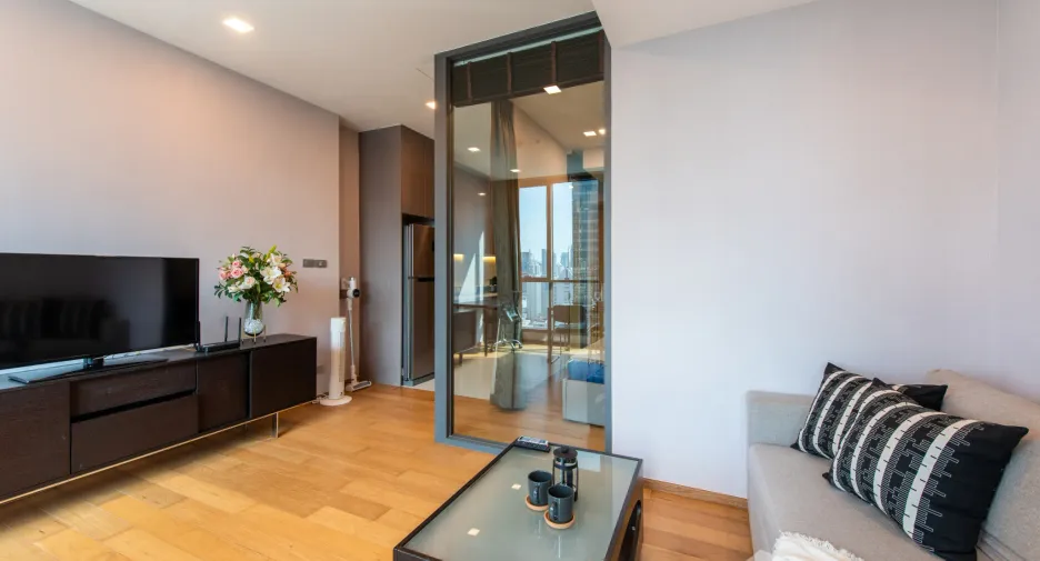 For sale 1 bed condo in Khlong Toei, Bangkok