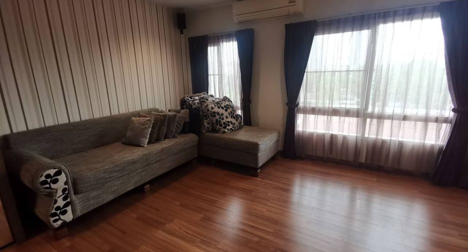 Casa en venta y en alquiler de 3 habitaciones en Yan Nawa, Bangkok